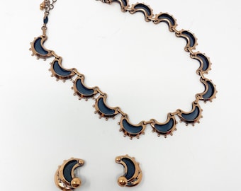 523.3 Vintage Renoir signed bracelet and earring copper jewelry set