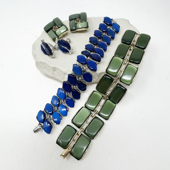 818 Two blue and green Lisner thermoset Bracelets… - image 1
