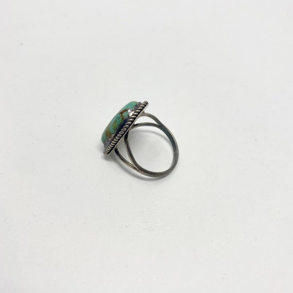 410 Vintage Navajo a silver turquoise ring - size… - image 3