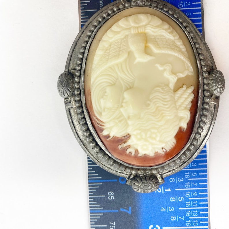 350 Antique Victorian goddesses Day & Night carved shell cameo brooch pin image 4