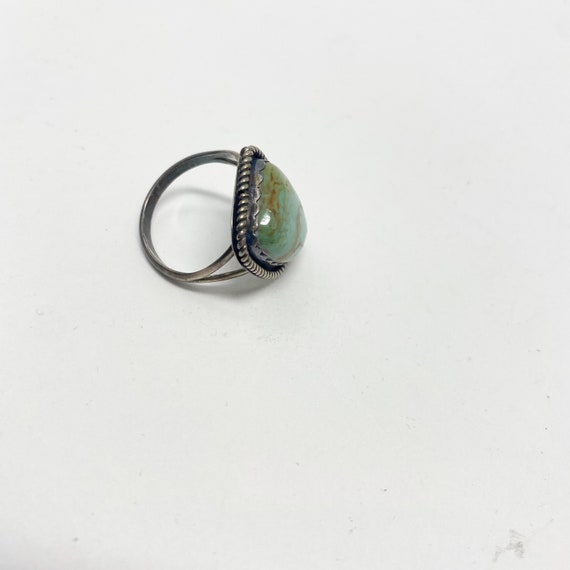 410 Vintage Navajo a silver turquoise ring - size… - image 2