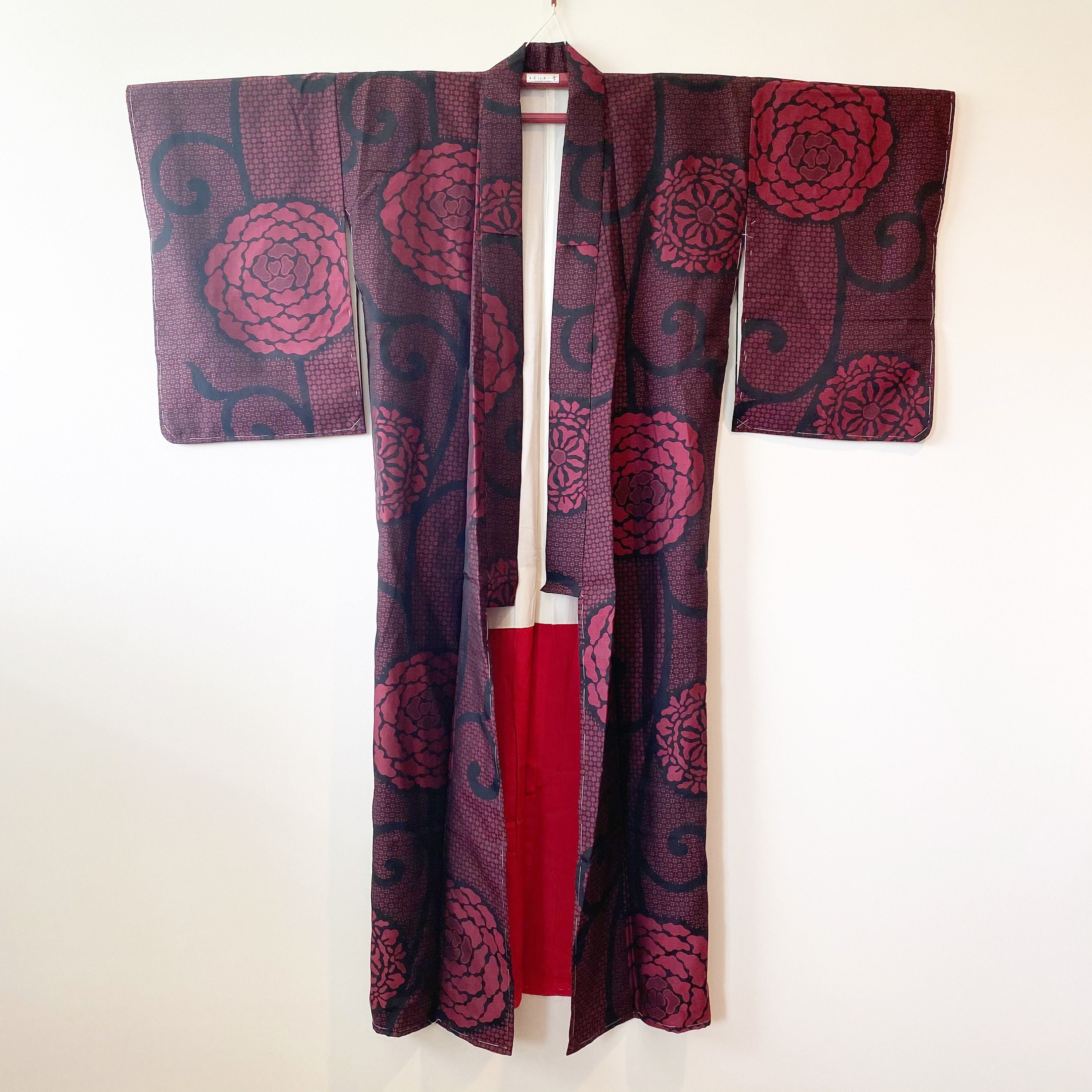 K1.9 Vintage Silk Floral Chrysanthemum Maroon and Black Kimono Etsy UK