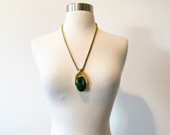 387 Vintage Trifari reversable green (jade look) and cream Lucite modernist Lanvin era necklace