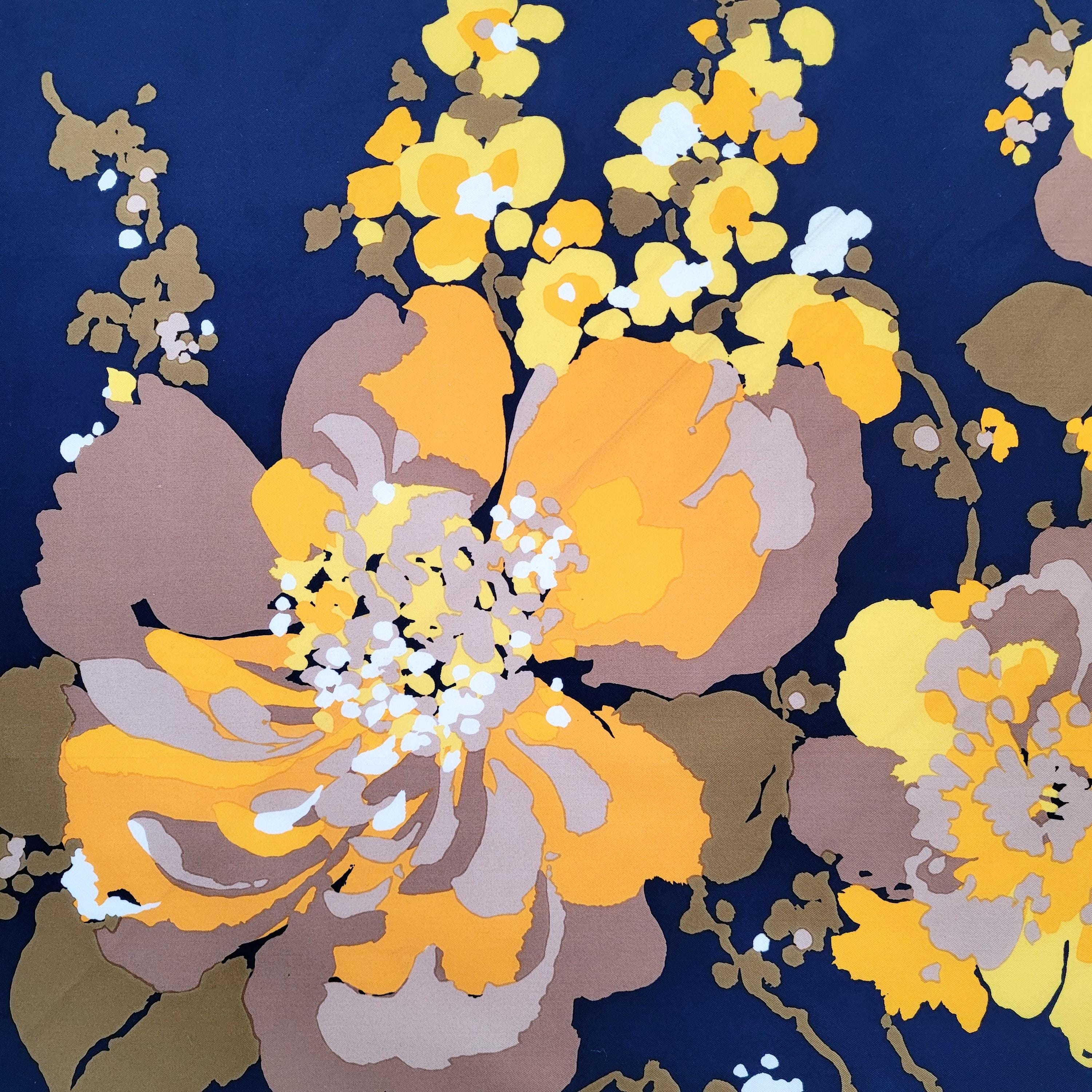 レトロChristian Dior フラワースカーフ Dior Astral Flowers 90 Square Scarf Ivory Multicolor Silk