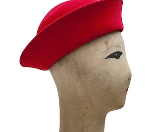 Christian Dior vintage  Red beret Hat Vintage Christian Dior Chapeaux Felt Beret Hat Red | eBay main image 3