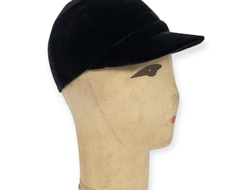 BERTEIL Vintage 1920s Boy's Black Velvet Cap / Jockey Hat