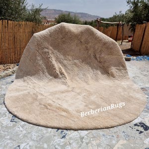 Handmade Round Beni Ourain Rug: Beige Moroccan Berber Carpet