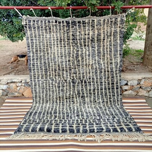 Moroccan rug, Beni ourain rug, M&#39;rirt rug, Berber rug , Azilal rug, Handmade wool rug, Beniouarain rug, stunning rug, abstract moroccan rug