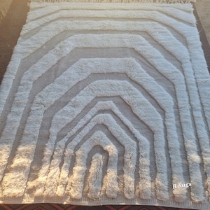 Handmade Beni Mrirt Wool Rug: Ivory Berber Moroccan Rug