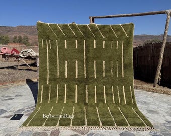 Handmade Green Moroccan Rug: Beni Mrirt Wool Berber Rug