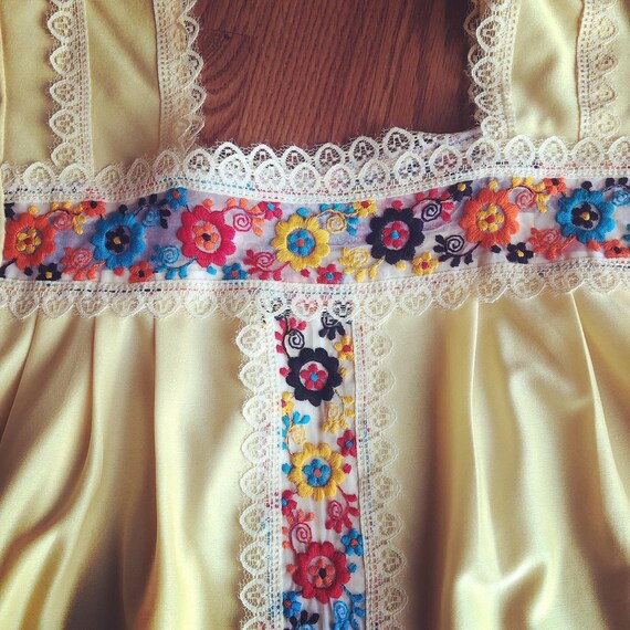 Vintage Yellow Embroidered Blouse - image 2