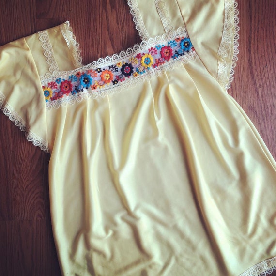 Vintage Yellow Embroidered Blouse - image 3