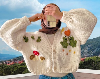 Frog Chunky Knit Cardigan - Valentine's Day Gift, Mushroom Cropped Cardi , Oversized Cardigan Crochet Sweater