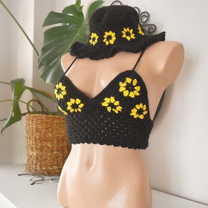 Gehaakt bikinitopje + emmerhoedje, zomerzwarte haltertop bralette madeliefjesbikini, bustiertop zonder rug en gestrikte voorkant