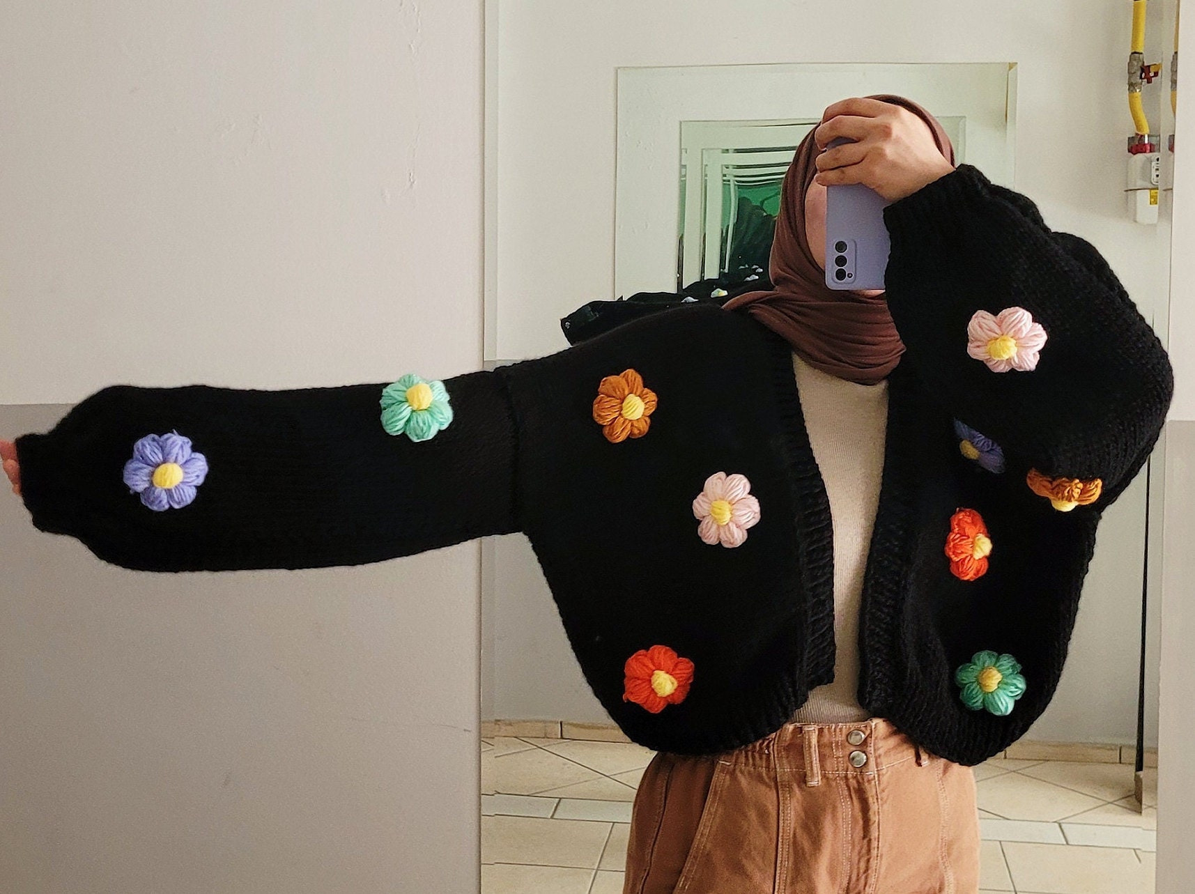 UND TEXTURE ART FLOWER KNIT CARDIGAN