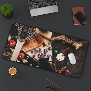 Tapis de bureau RPG fantastique, tapis DnD, pad de bureau D & D, tapis de souris XL, décor de bureau, grand tapis de souris, cadeau de joueur, tapis de souris de joueur