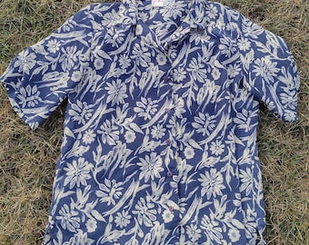 Vintage 1980s Grandma Core Blue Floral Blouse, Hawaiian Shirt, Spring, Summer, Cute Grandmacore