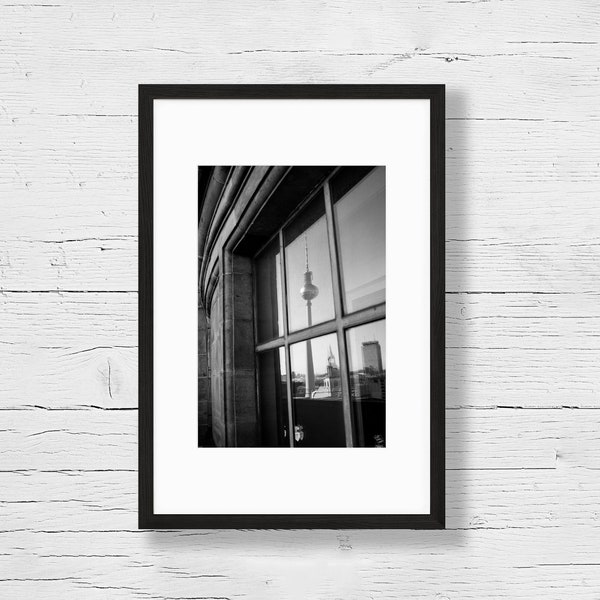 Print Berlin "Reflection of Berlin Fernsehturm" (21x30cm) / Photography / Wall Decorations / Berlin / Black and White