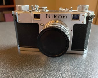 Nikon S Rangefinder Camera with Nippon Kogaku Nikkor -H-( Red) C 1:2 F=5 cm