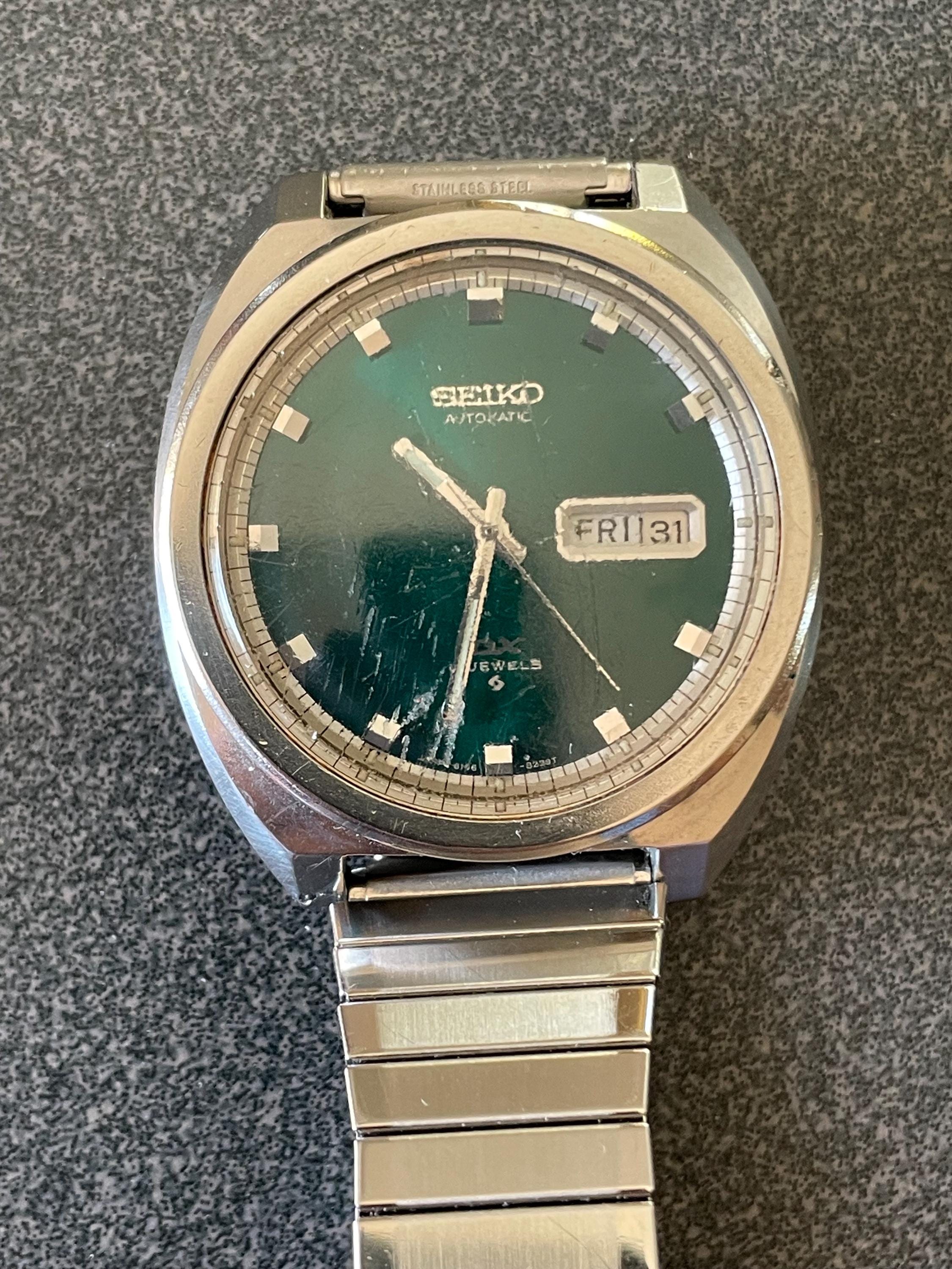 1970's Seiko DX Mens Automatic 6106- 8207 Watch With Emerald Green