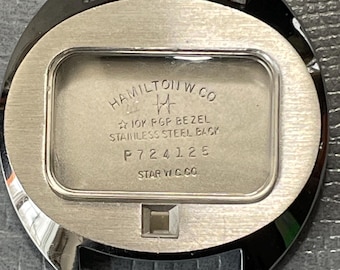Zeitlos schickes Uhrenetui fürHamilton.Dateline Micro RotorAutomatic 630 Armbanduhr. Etikett auf der Rückseite. 10k weiss RGP und Stainkess Rückseite