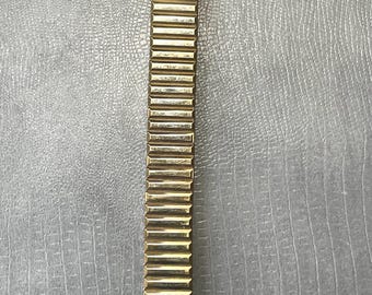 Speidel 1960’s Fullback Expansion 10K Gold Filled watch band Pre-Owned excellent condition and priced accordingly.
