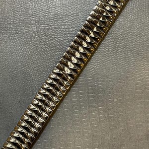 Vintage NOS Kreisler Stainless Steel Expsnsion Weistwatch Bracelet Made inUSA. Curved Ends 18.8mm  Band Length 5 5/8 inches unstretched