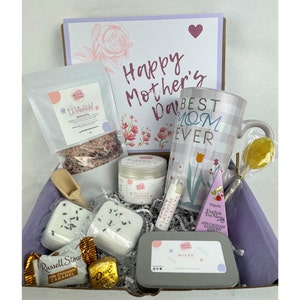 Deluxe New Mom & Baby Gift Box for Women After Birth, Baby Gift Basket –  Happy Hygge Gifts