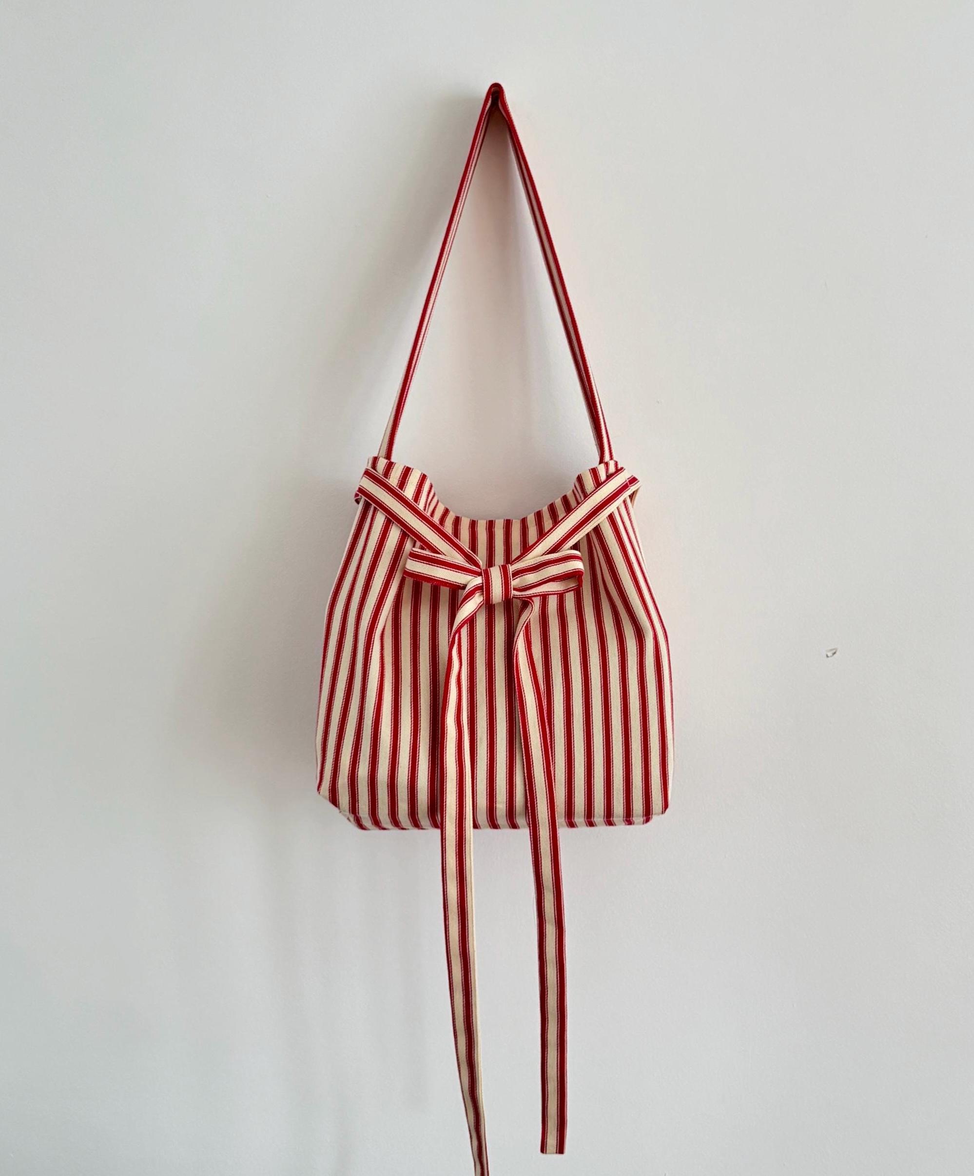 Stylish Large-Capacity Vintage Striped Handbag for Women