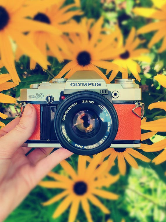 オリンパス OM-30 - 35 mmフィルムカメラ（50 mm F1.8レンズ付き