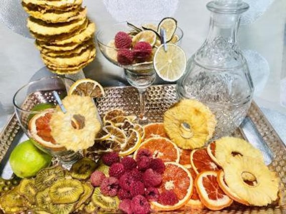 The Art of Garnishing: Dried Fruits for Cocktails - Bartender Training