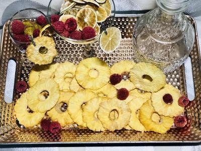 A Guide to Dehydrators for Cocktail Garnishes and Drinks — Smartblend