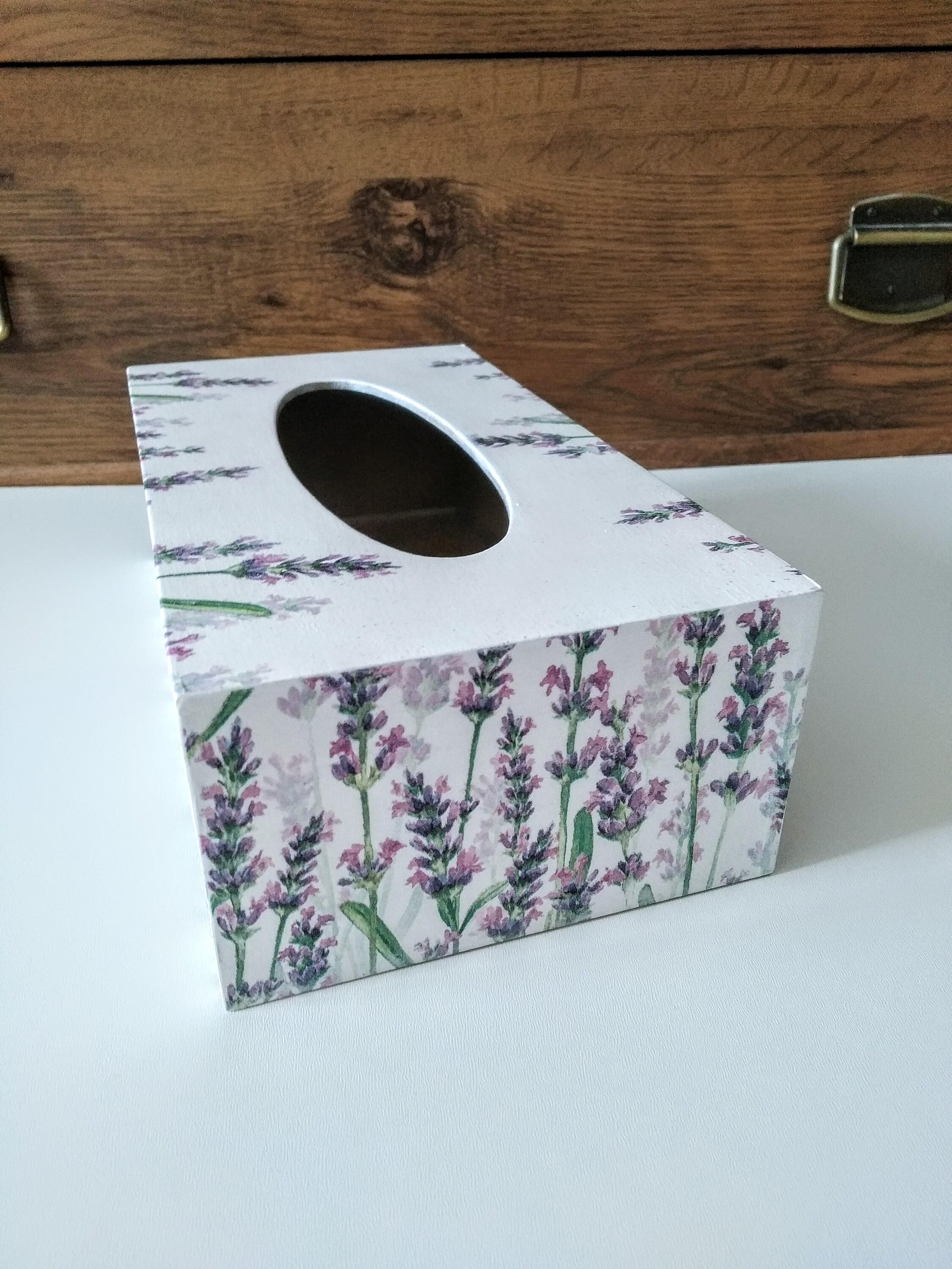 White Tissue Box Holder Decorated With Lavender,rectangular Napkin