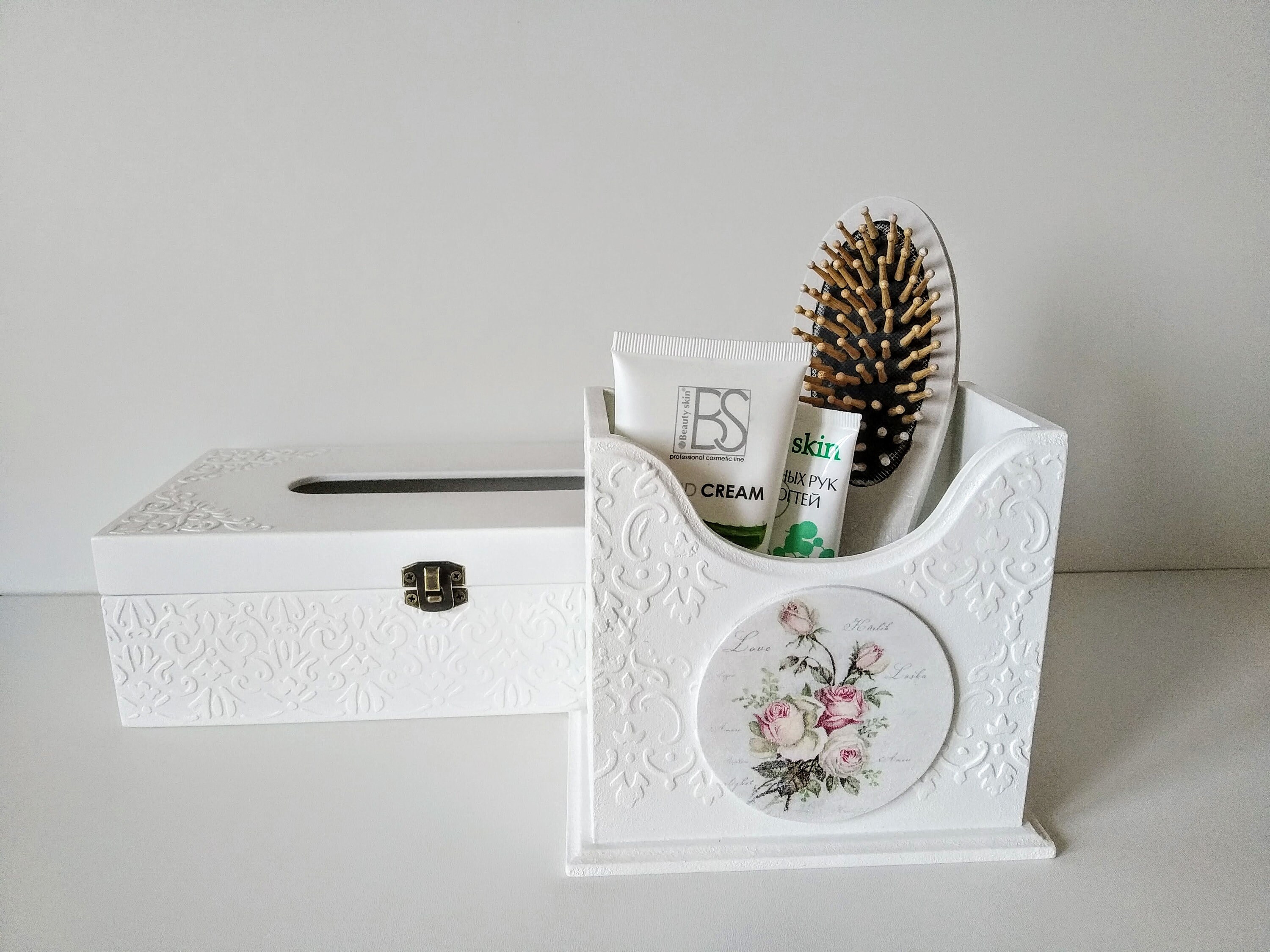 Organizer for a hairbrush or cosmetic brush for the Etsy