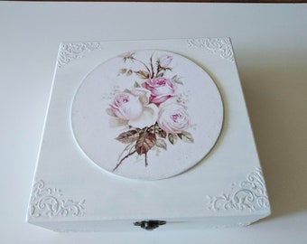 Jewelry organizer wood box,woman's box,jewelry storage,daughter gift box,vintage box with flowers,gifts for the holidays,jewelry box for mom