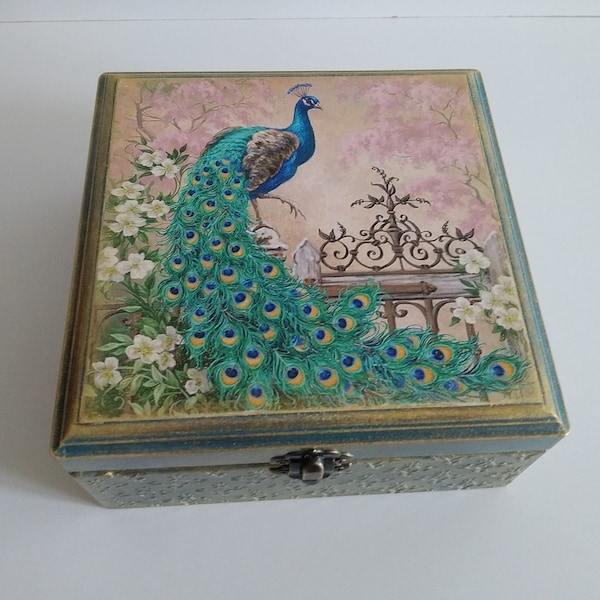 Peacock jewelry box,jewelry box, jewelry storage,peacock image,trinket storage,peacock on casket,jewelry wooden organizer,gift for wedding