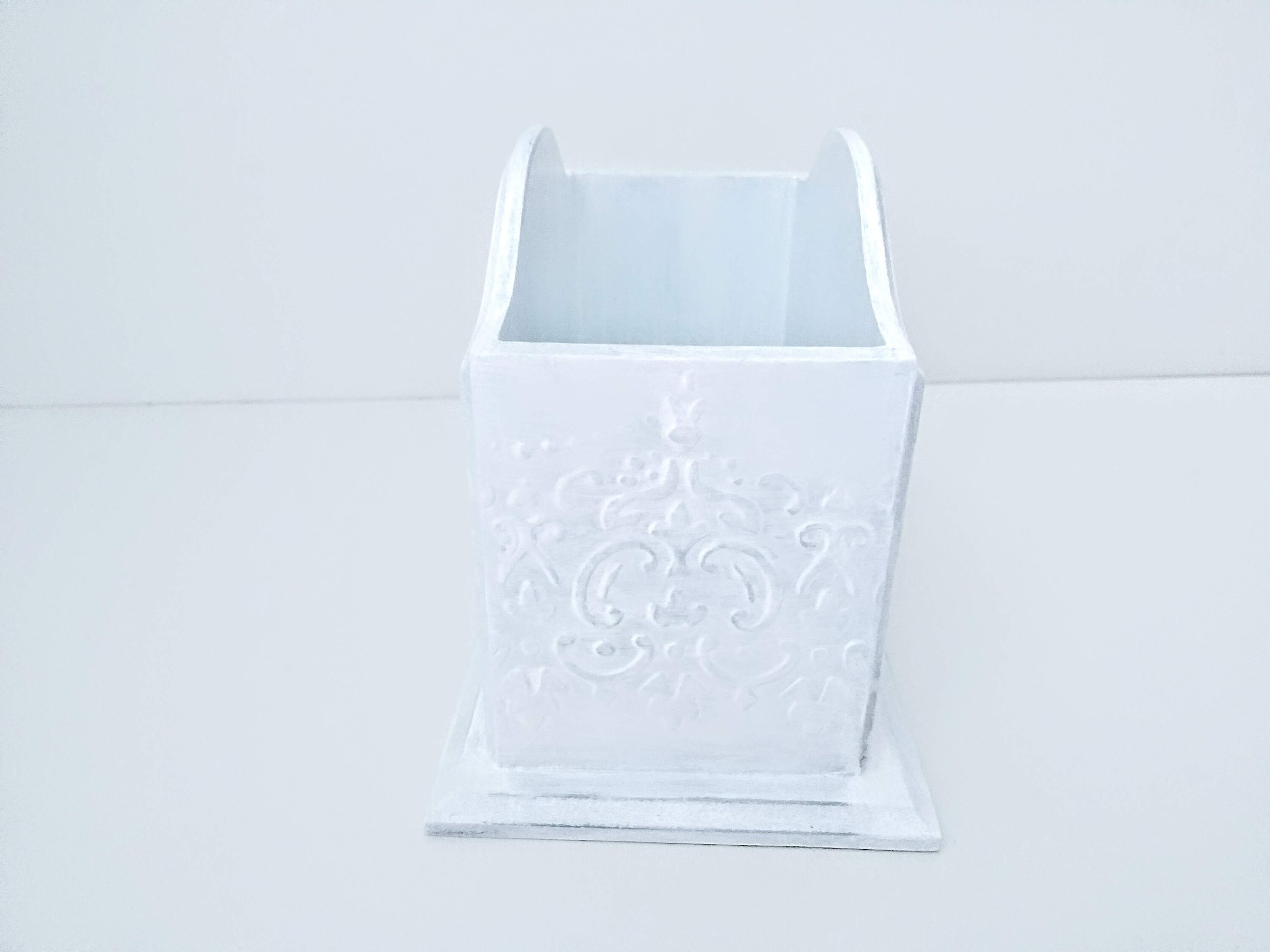 White Napkin Holder for Dining Table, in Vintage Style Shabby Chic