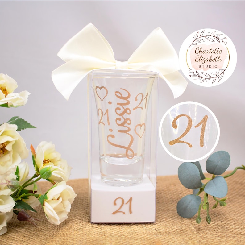 Personalised 21st Birthday SHOT GLASS in Glitter - 21st Birthday Gift for Her / Daughter / Niece / Sister - Optional Gift Box afbeelding 1