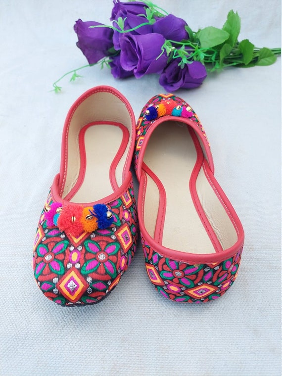 Handmade Rajasthani Juti Traditional shoes Ethnid shoes Nagra Etsy