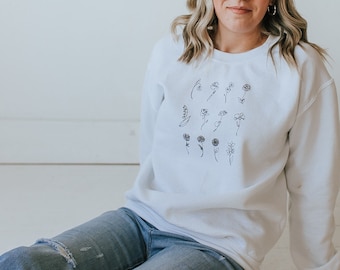 Birth Flower Sweatshirt (26+ Flowers) | CustomFlower Month Sweatshirt | Gift for Mom, Sister, Daughter, Friend | Birth Flower Sweatshirt