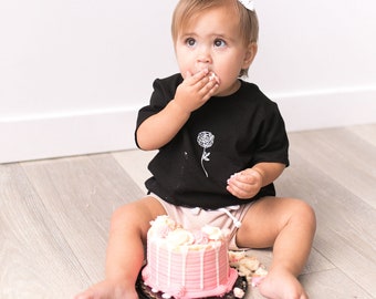 Tshirt for First Birthday, BIRTH FLOWER SHIRT, 1st Birthday Outfit, Baby Girl 1st Birthday Outfit, Cake Smash Outfit, 1st Bday Party