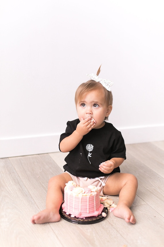 Tshirt for First Birthday, BIRTH FLOWER SHIRT, 1st Birthday Outfit