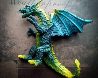 Figura pintada de dragón oscuro vintage