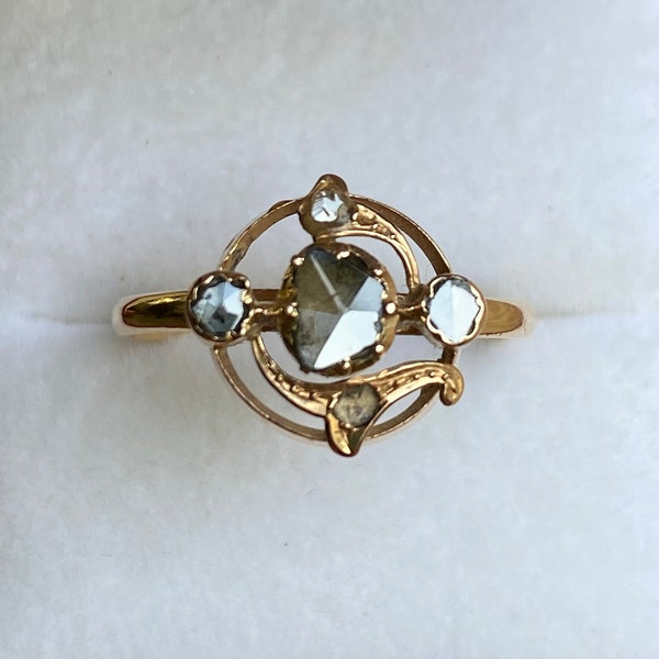 Art Nouveau 18ct ring with brown diamonds