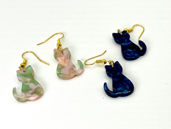 Small acetate cat earrings