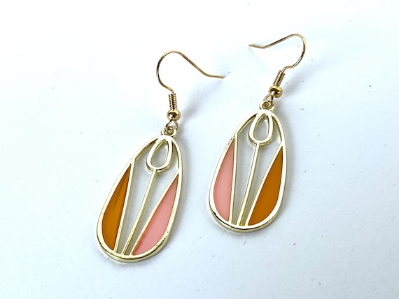 Goldtone tulip earrings
