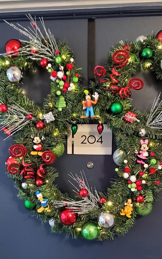 ユニークなディズニーのクリスマスリース、ホリデーリース