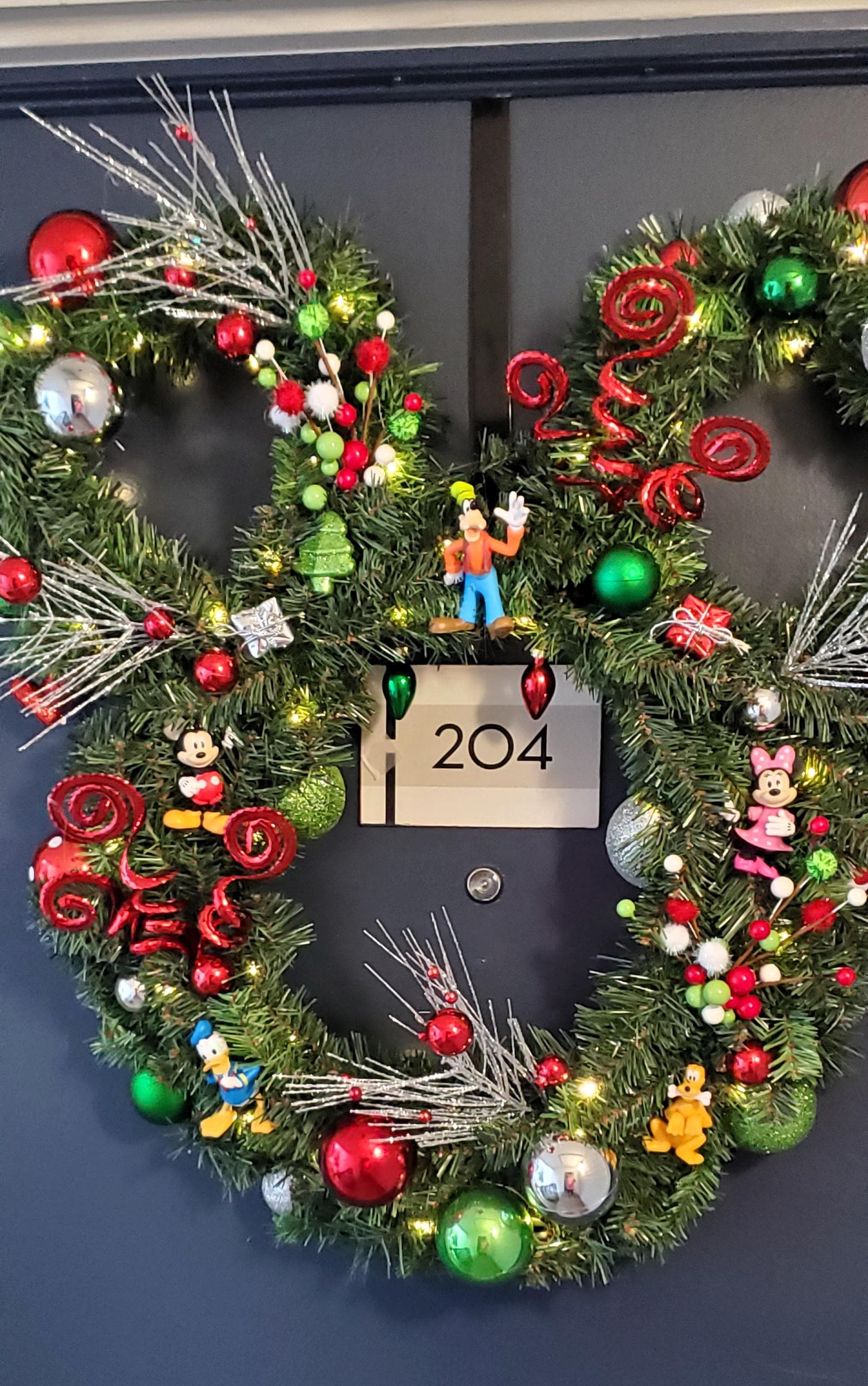 ユニークなディズニーのクリスマスリース、ホリデーリース