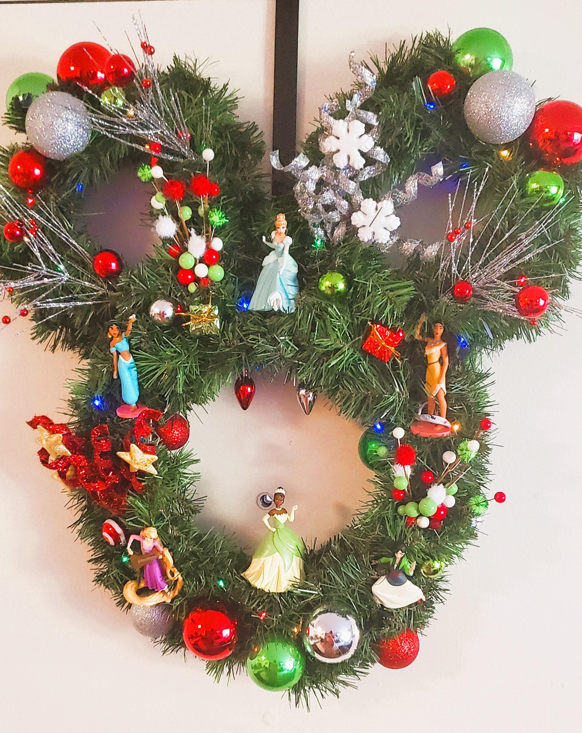 Disney Princess Illuminated Christmas Wreath for Front Door