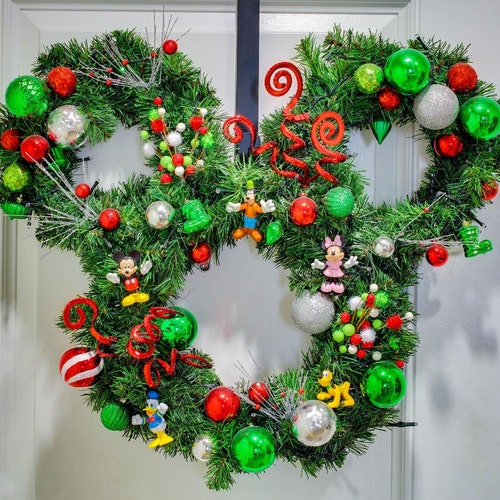 ユニークなディズニーのクリスマスリース、ホリデーリース